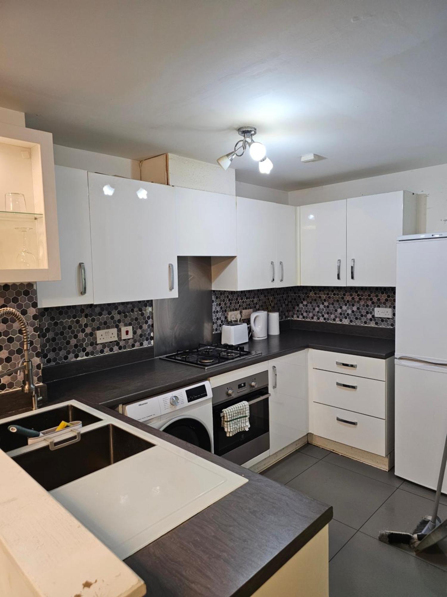 Ensuite Doubleroom With Private Toilet And Bathroom In *