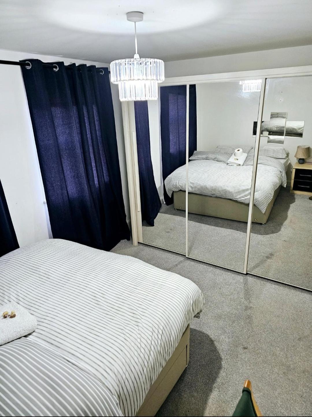 Ensuite Doubleroom With Private Toilet And Bathroom In Проживание в семье *
